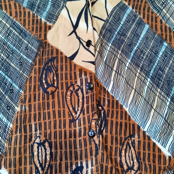 Women's Vintage Short Sleeve Button Down - Picture 4 of 5